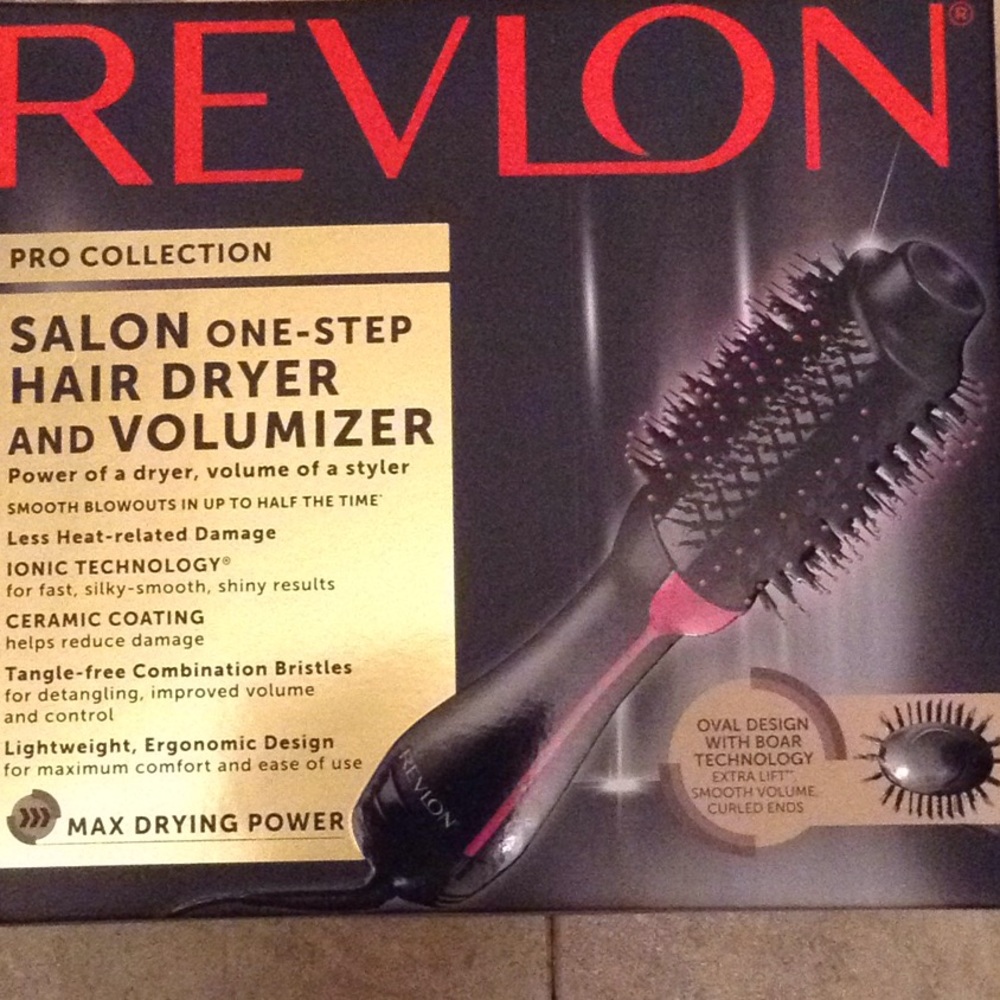 Revlon one step hair dryer volumizer NWT